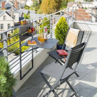 une table d'appoint pour votre balcon, même un balcon filant