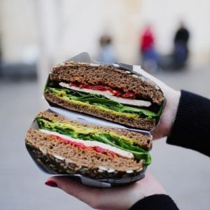Un sandwich de la boulangerie Bakery Thierry Marx à Paris 16e