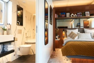 Une chambre avec salle de bain de l'hôtel CARD à Paris 17