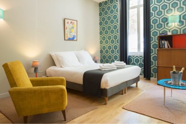 Une chambre de l'hôtel Helzear Champs-Élysées à Paris 16