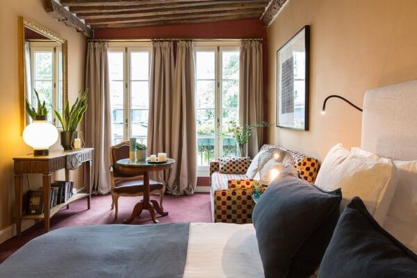 Une chambre de l'hôtel Le Relai Saint Germain des Près à Paris 6