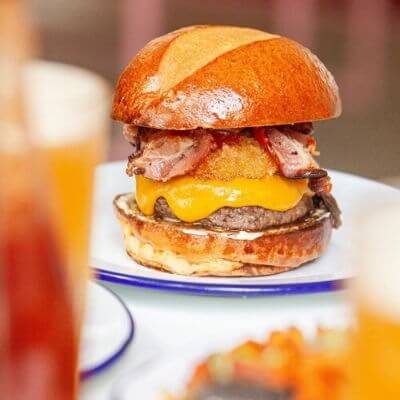 PNY ouvre dans le quartier Gaité à Paris, une bonne adresse pour un burger