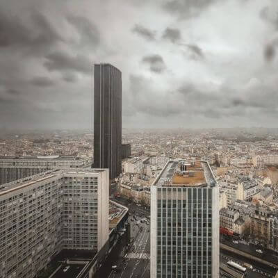 La tour Montparnasse dans le 15e arrondissement de Paris